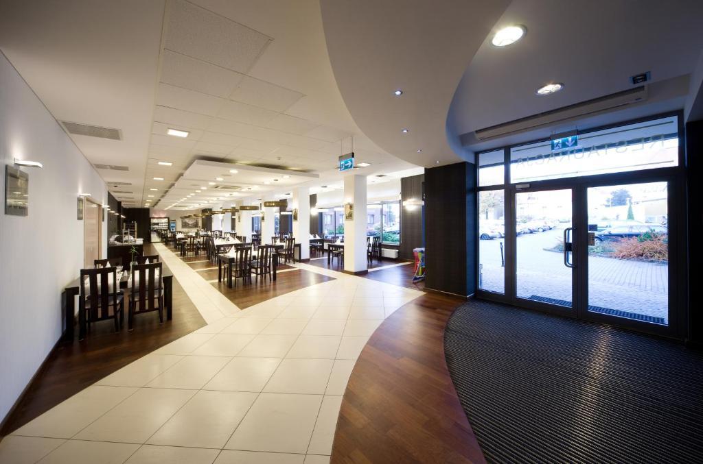 Hotel Centrum Квидзын Экстерьер фото